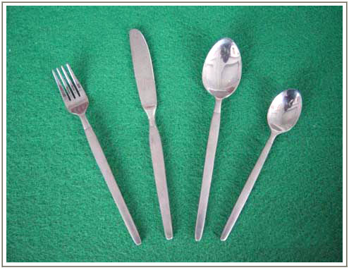 青青草原成人网餐具005